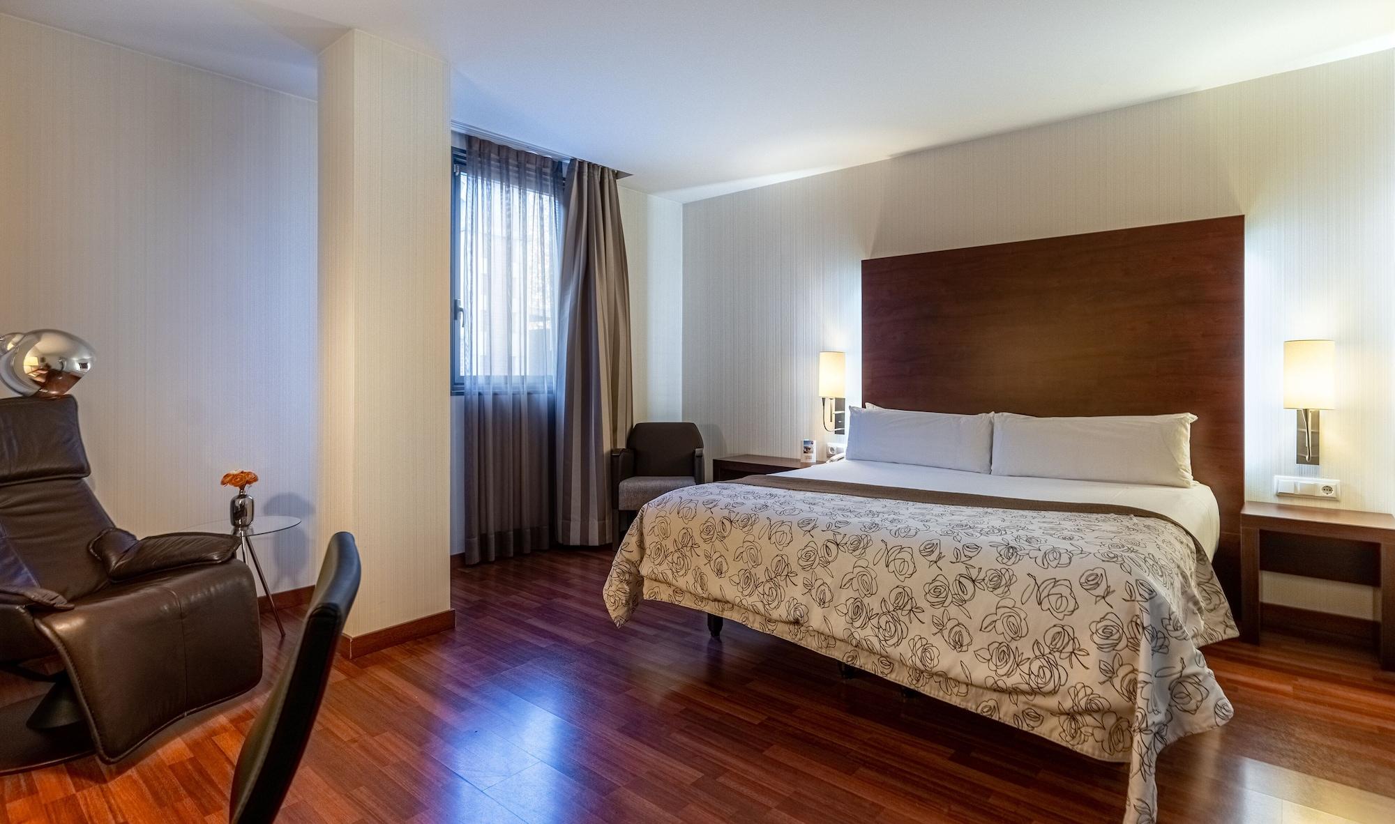 Hotel Gran Ultonia Жирона Экстерьер фото