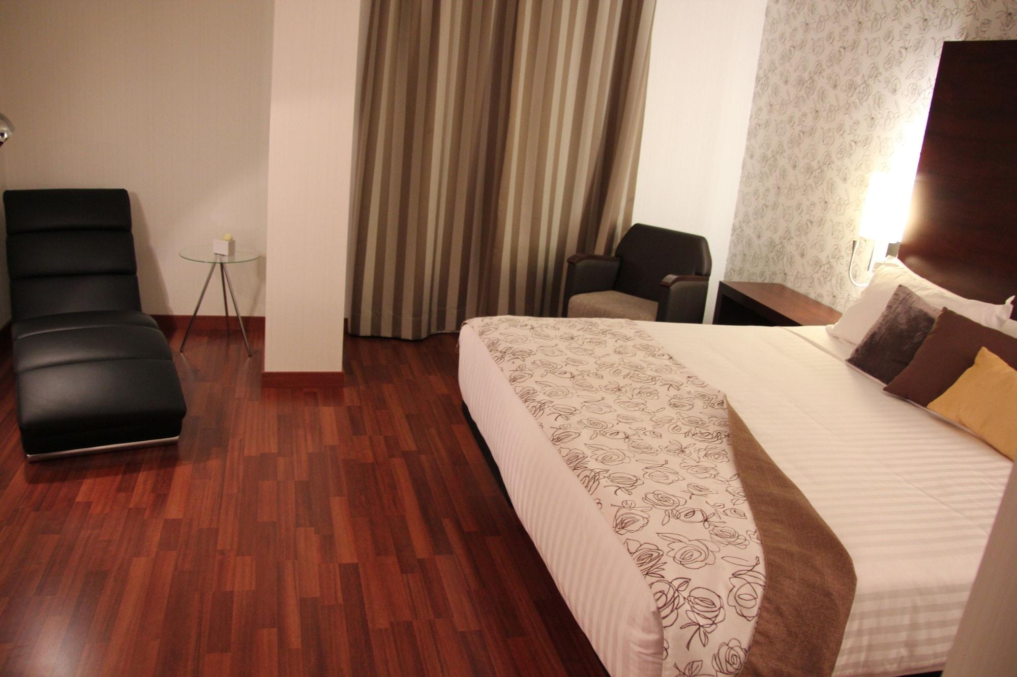 Hotel Gran Ultonia Жирона Экстерьер фото