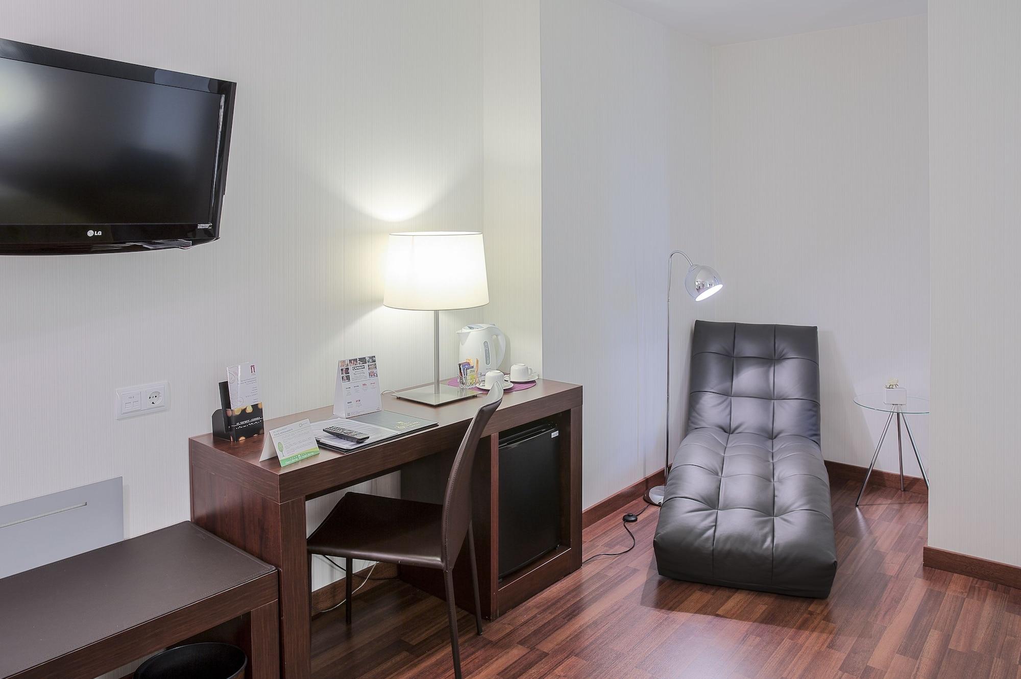 Hotel Gran Ultonia Жирона Экстерьер фото