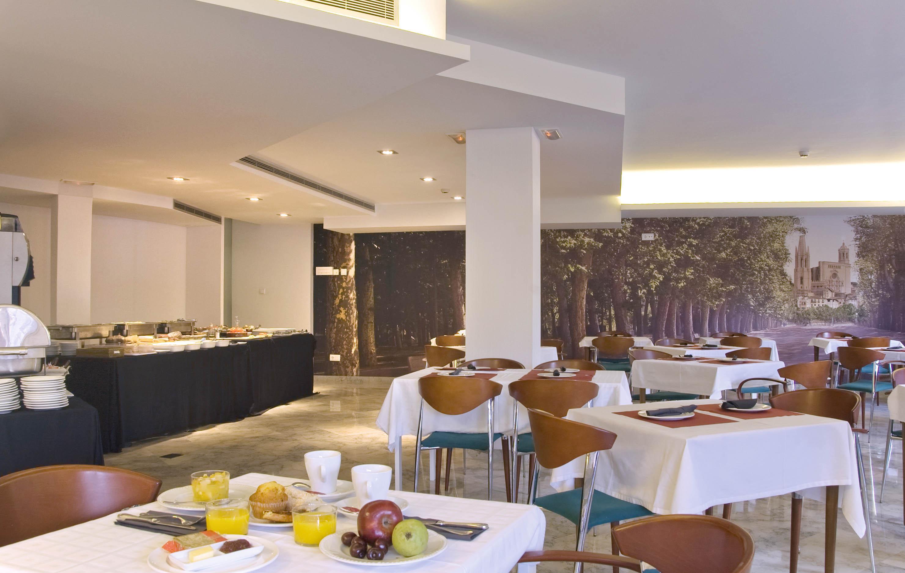 Hotel Gran Ultonia Жирона Экстерьер фото