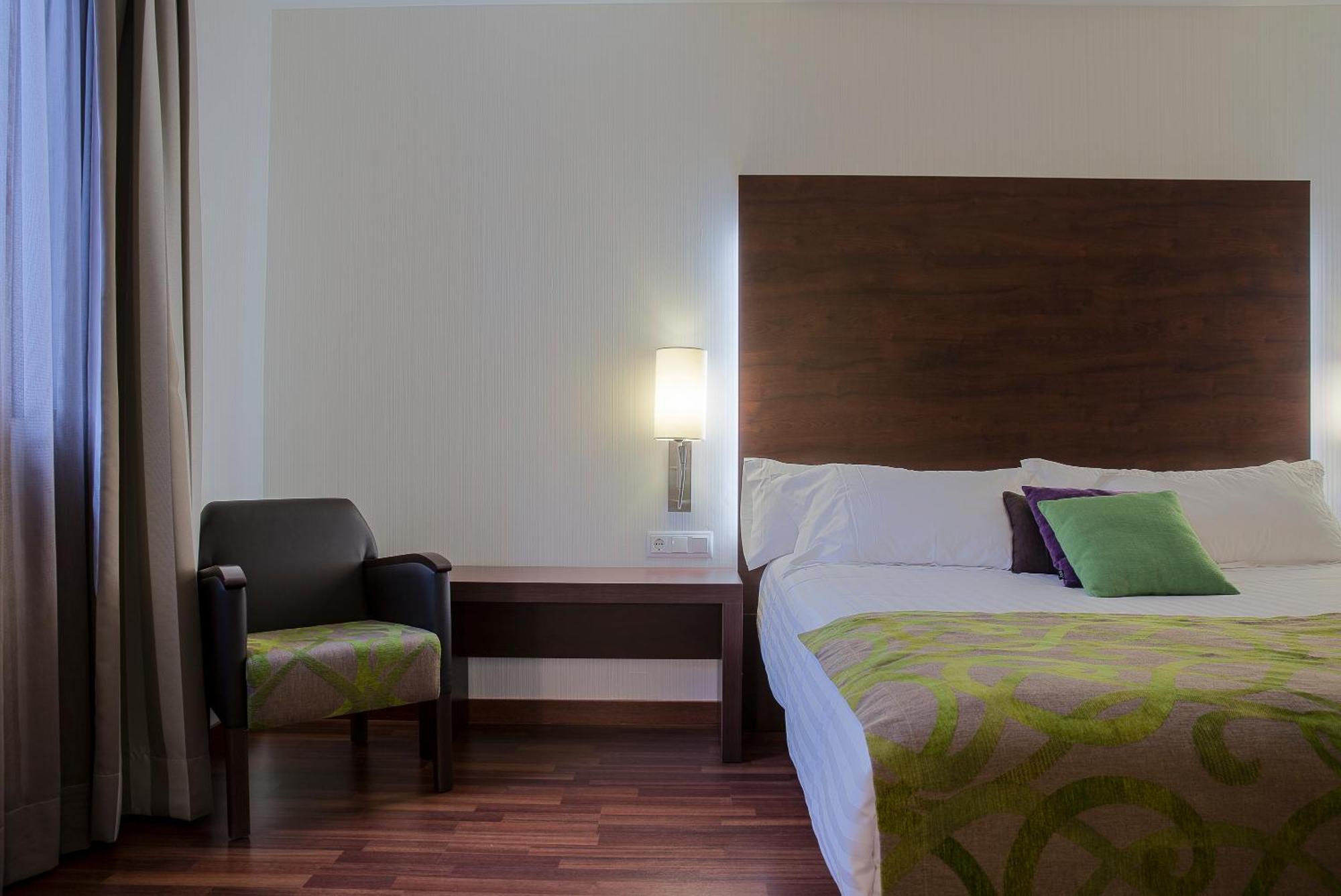Hotel Gran Ultonia Жирона Номер фото